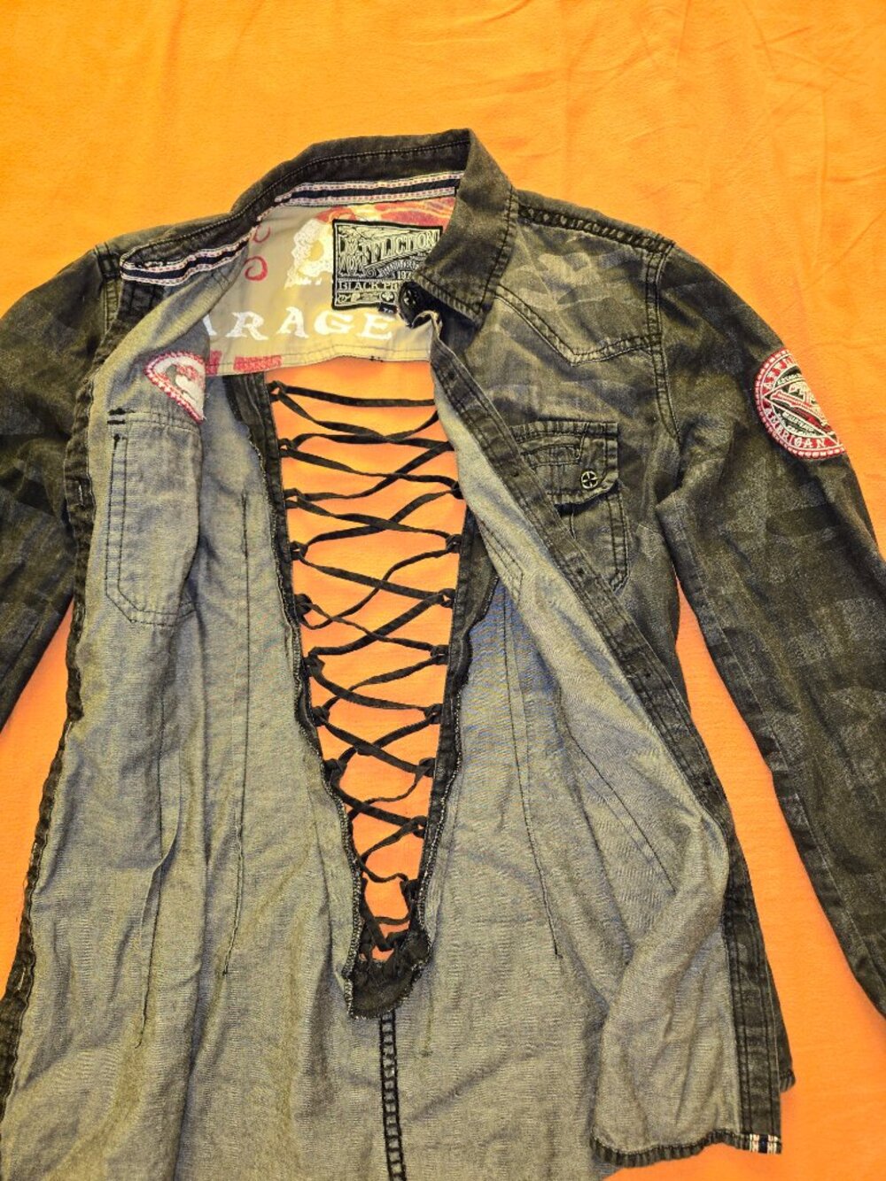 Affliction Camo Lace-Up Back Long Sleeve Shirt size XS - Picture 3 of 9